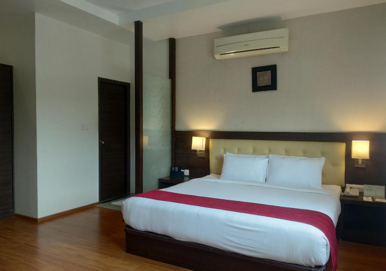Grand Arcadia Tiruchirappalli Exterior foto